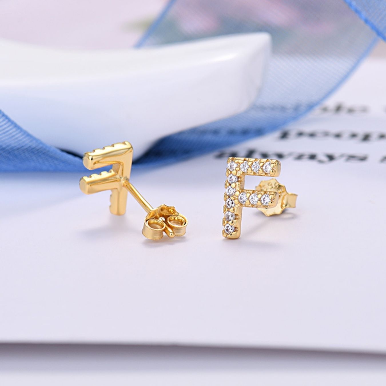 Kolczyki Initial "Identity"