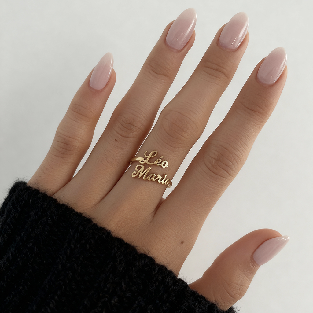 Regulowany pierścionek z imieniem "Double Script"