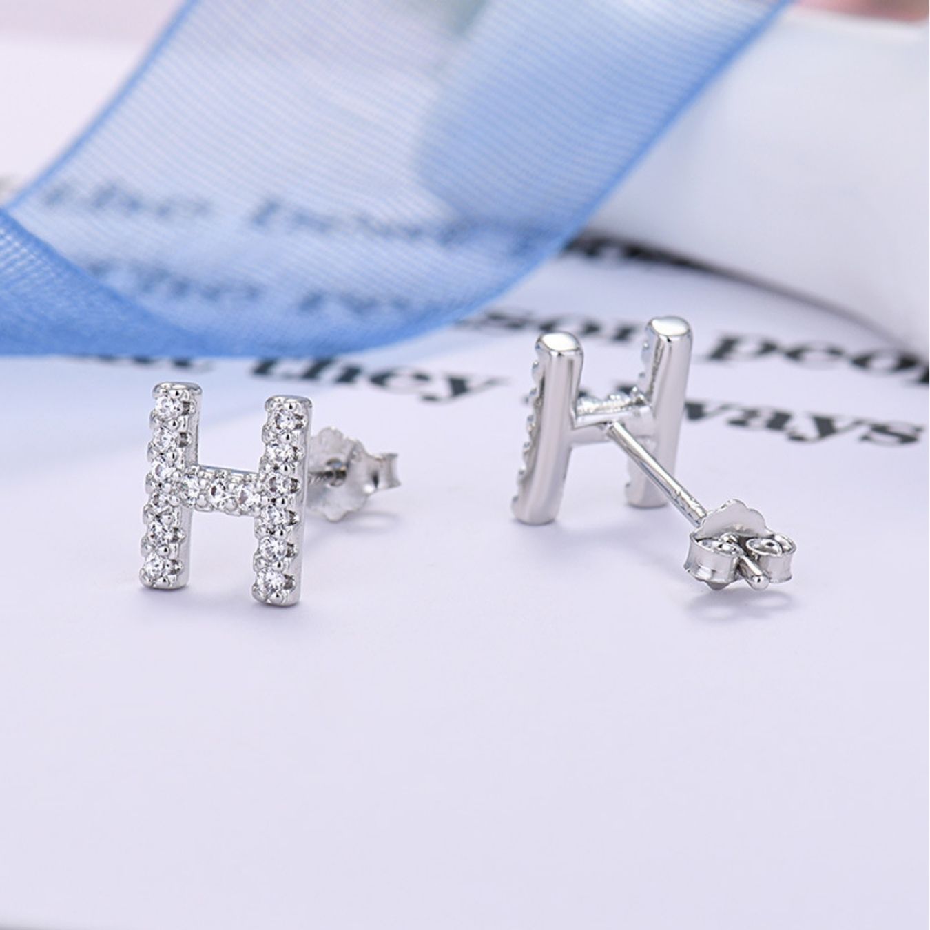 Kolczyki Initial "Identity"