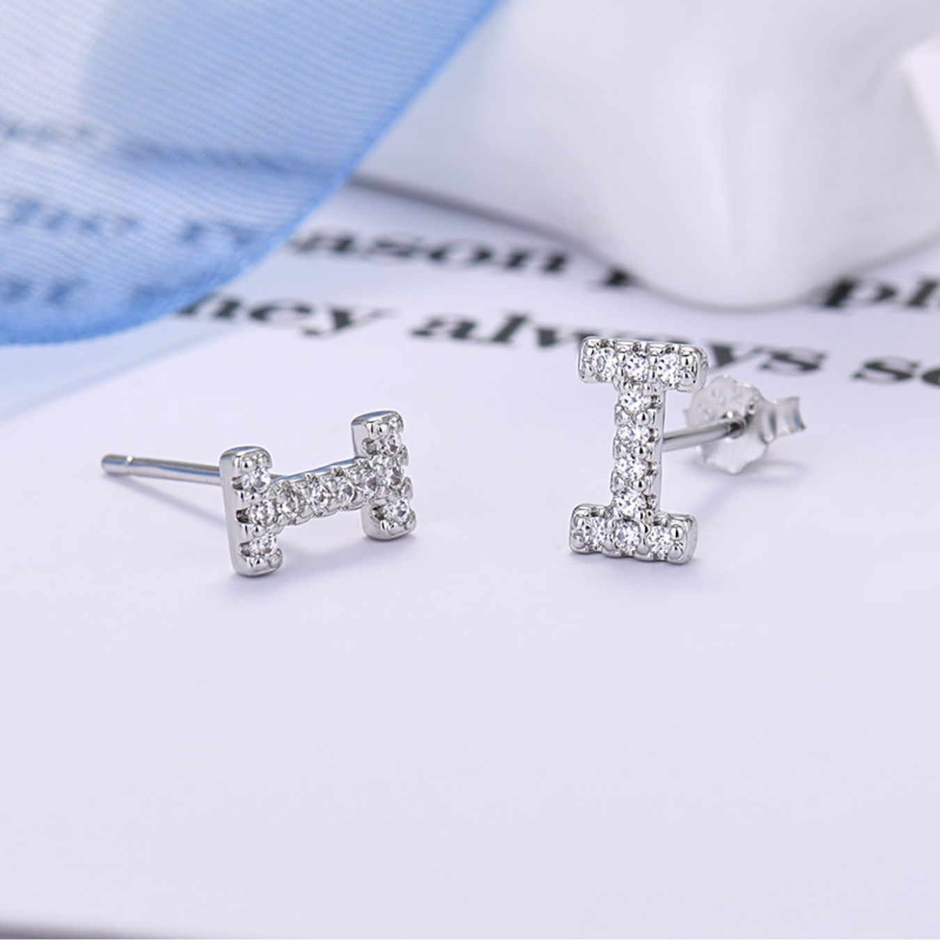 Kolczyki Initial "Identity"