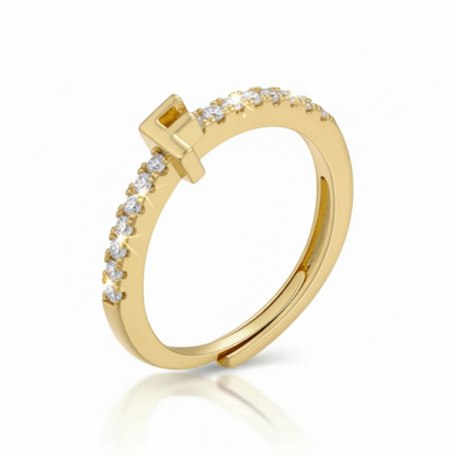 Regulowany pierścionek z literą "Sparkle"