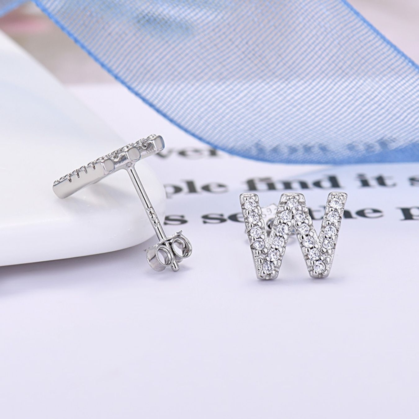 Kolczyki Initial "Identity"