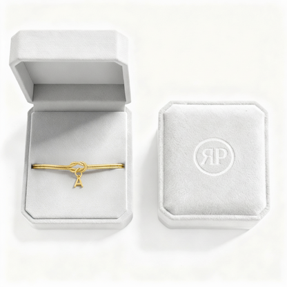 Bransoletka z literą "Knot"