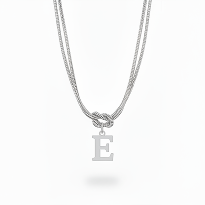 Naszyjnik z literą "Alphabet Knot"