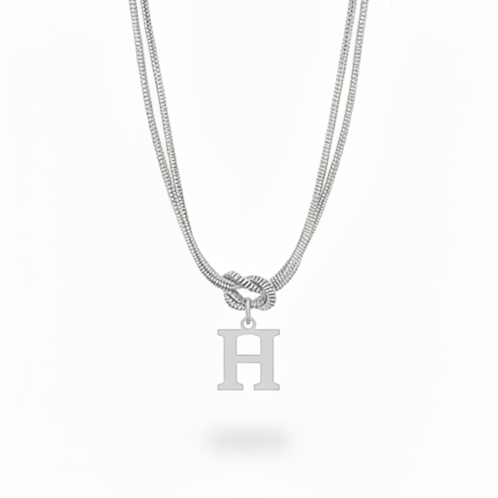 Naszyjnik z literą "Alphabet Knot"