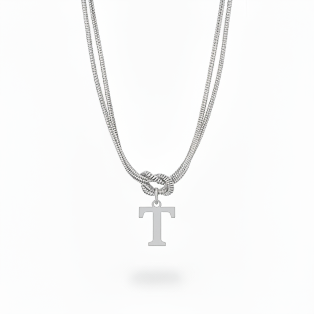 Naszyjnik z literą "Alphabet Knot"