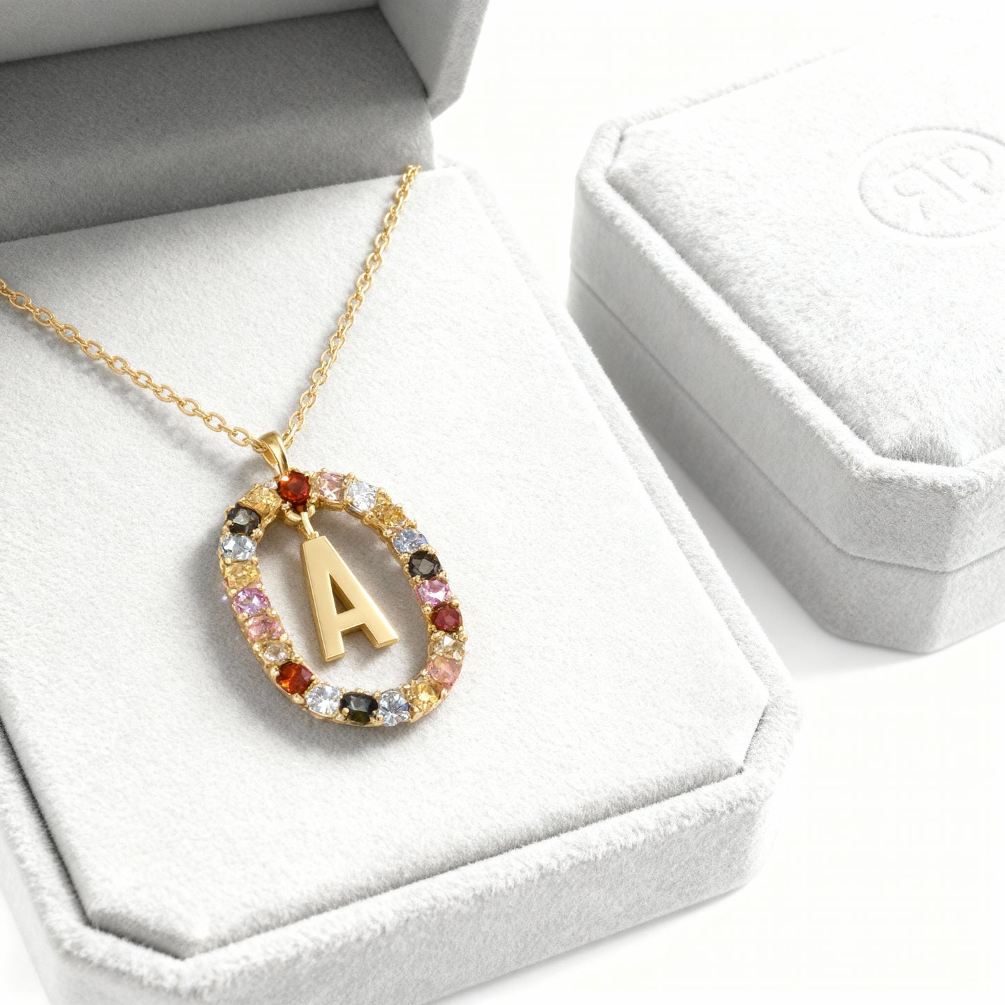 Naszyjnik z literą "Rainbow"