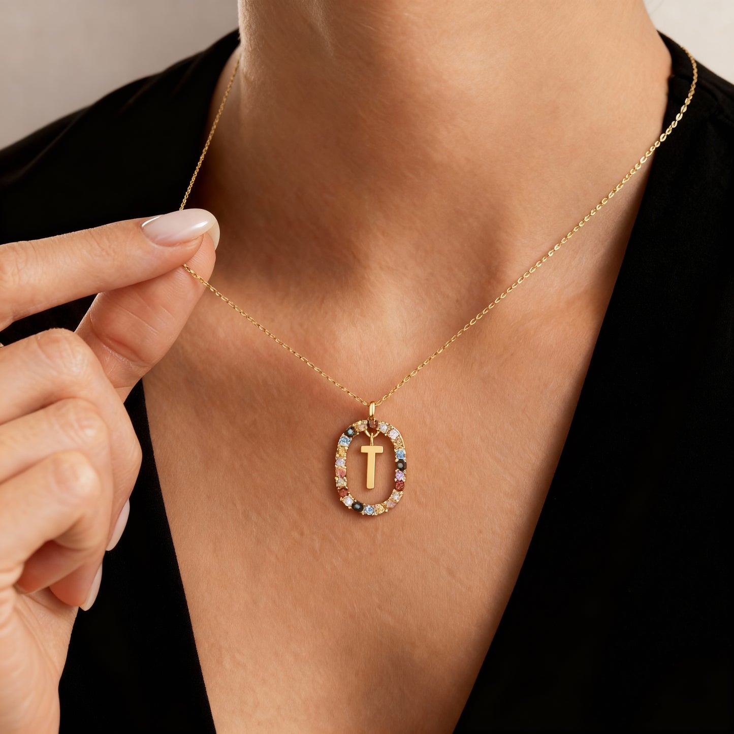 Naszyjnik z literą "Rainbow"